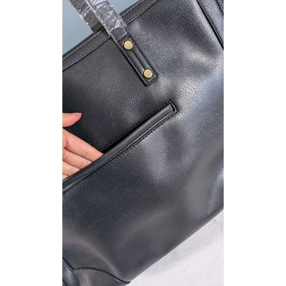 2017 A New Day Chic Laptop Shoulder Bag In Black